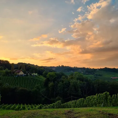 Weinlandzauber An Der Lage 公寓 *